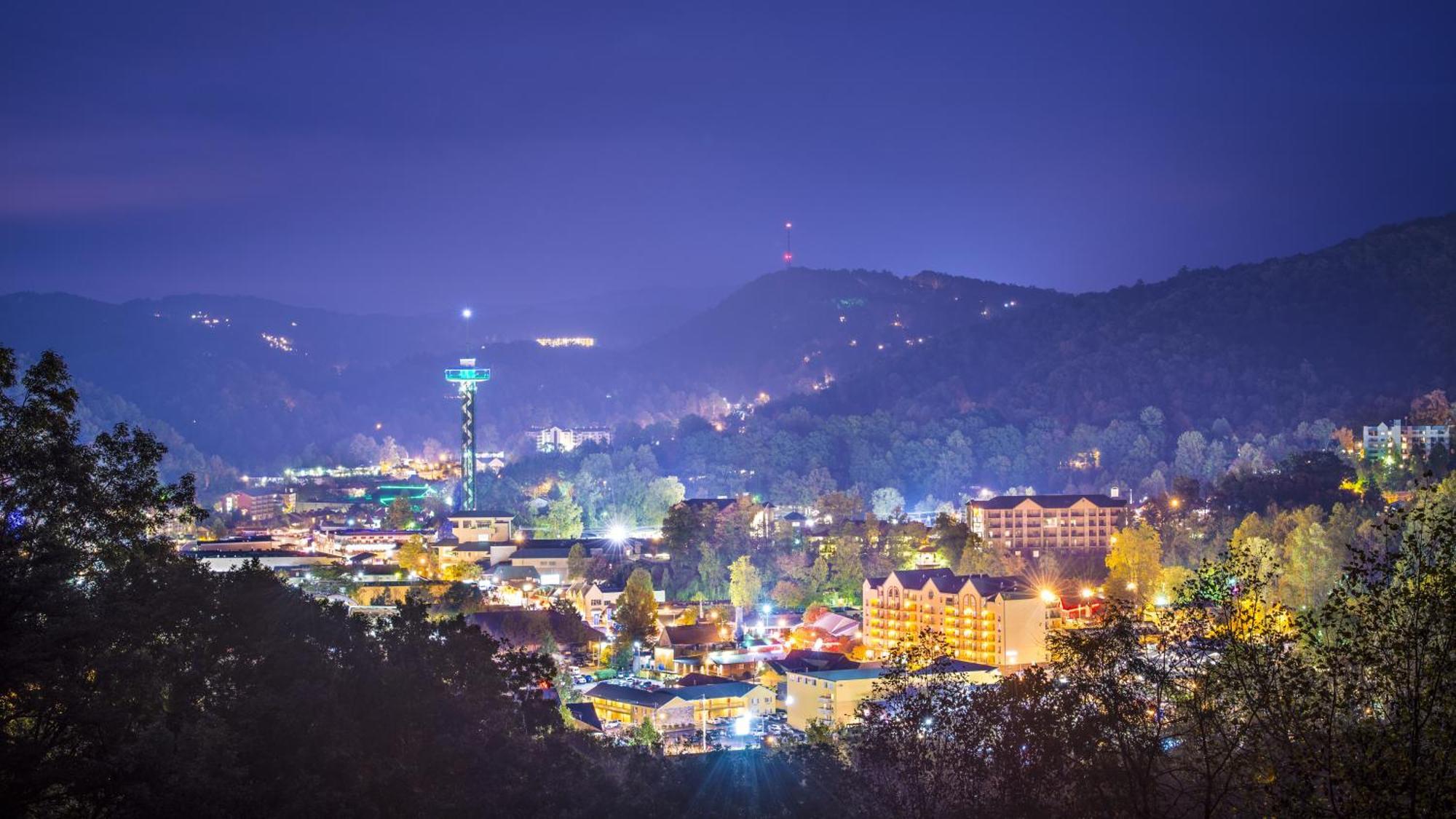 Ober Hideaway, Hot Tub, Wifi, 1089 Free Tickets Each Paid Day, Dollywood And More แกตลิงเบิร์ก ภายนอก รูปภาพ