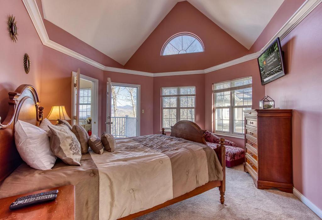 Ober Hideaway, Hot Tub, Wifi, 1089 Free Tickets Each Paid Day, Dollywood And More แกตลิงเบิร์ก ภายนอก รูปภาพ